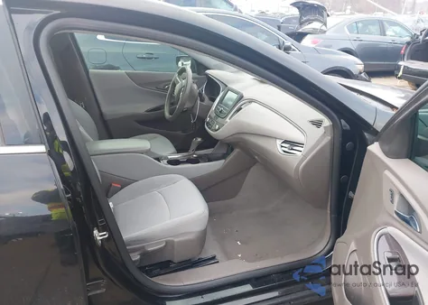 2017 Chevrolet Malibu Ls z USA, uszkodzony, nr VIN 1G1ZB5ST3HF241011